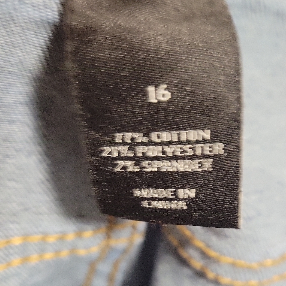Women's Blue Denim Shorts - Picture 4 of 4